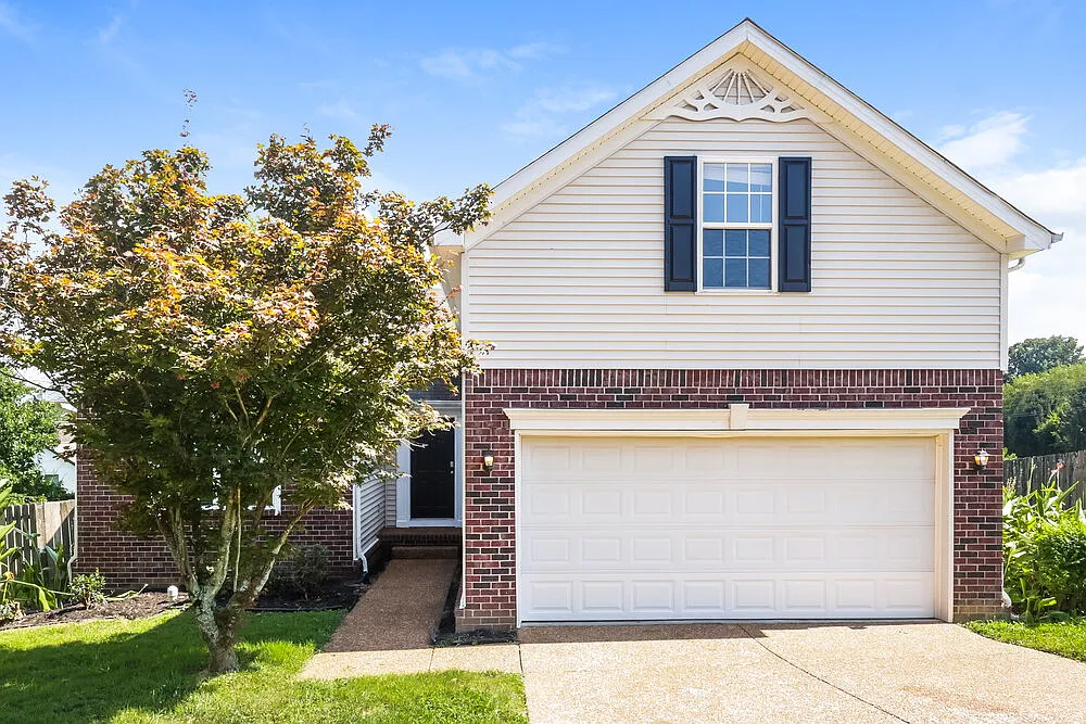 4 bed, 2.0 bath, 2129 sqft, $2,390 — Photo 1