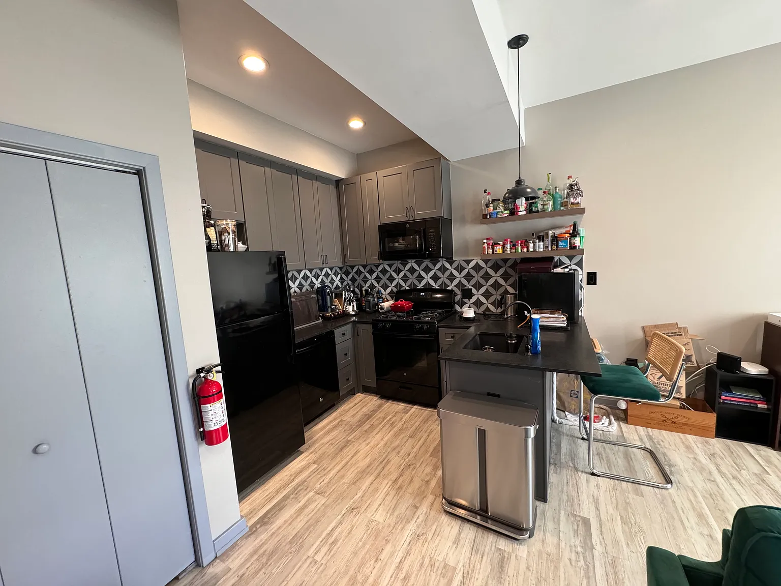 2 bed, 800 sqft, $2,030 — Photo 3