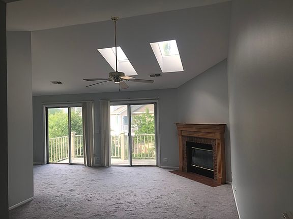 5th image of 2858 Meadow Ln Unit V2