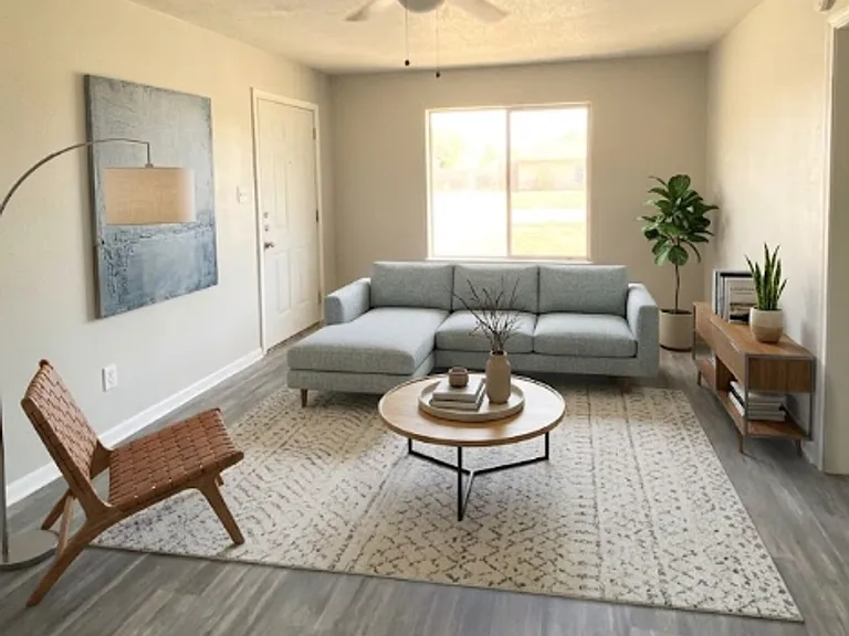 2313 Melissa Cir — Photo 2