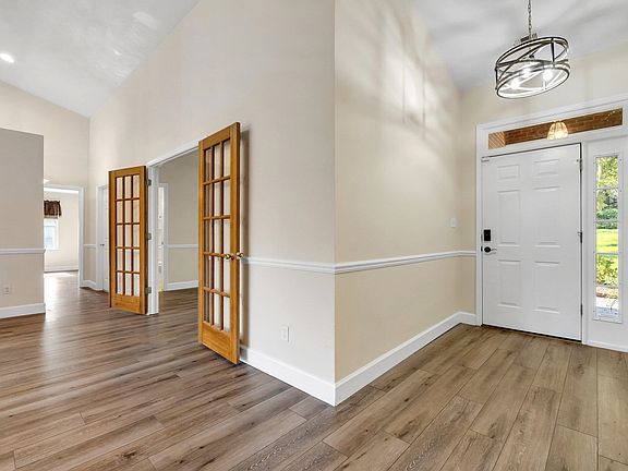 3rd image of 148 Thistlewood Ct