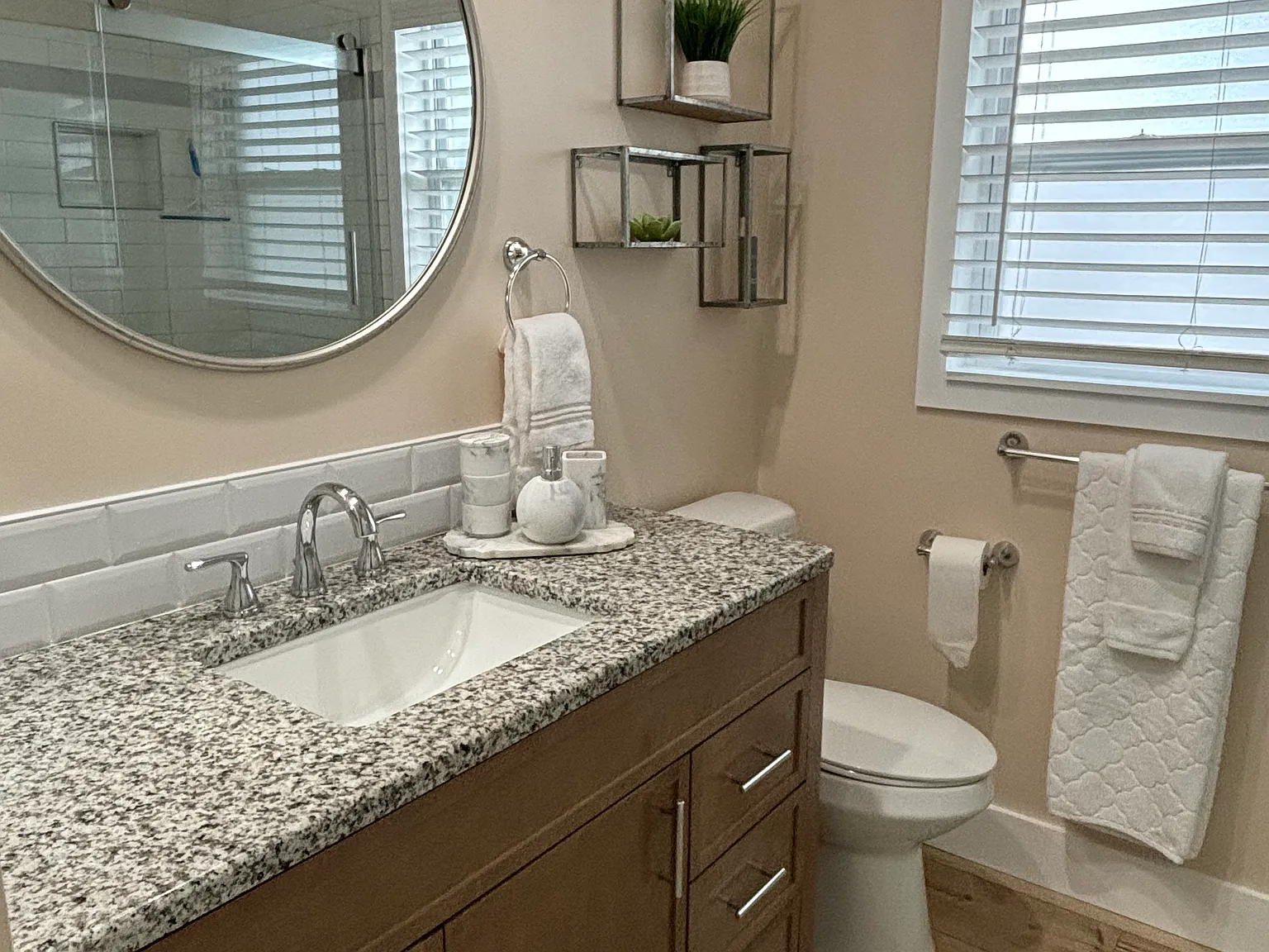 103 Palm Blvd — Photo 3