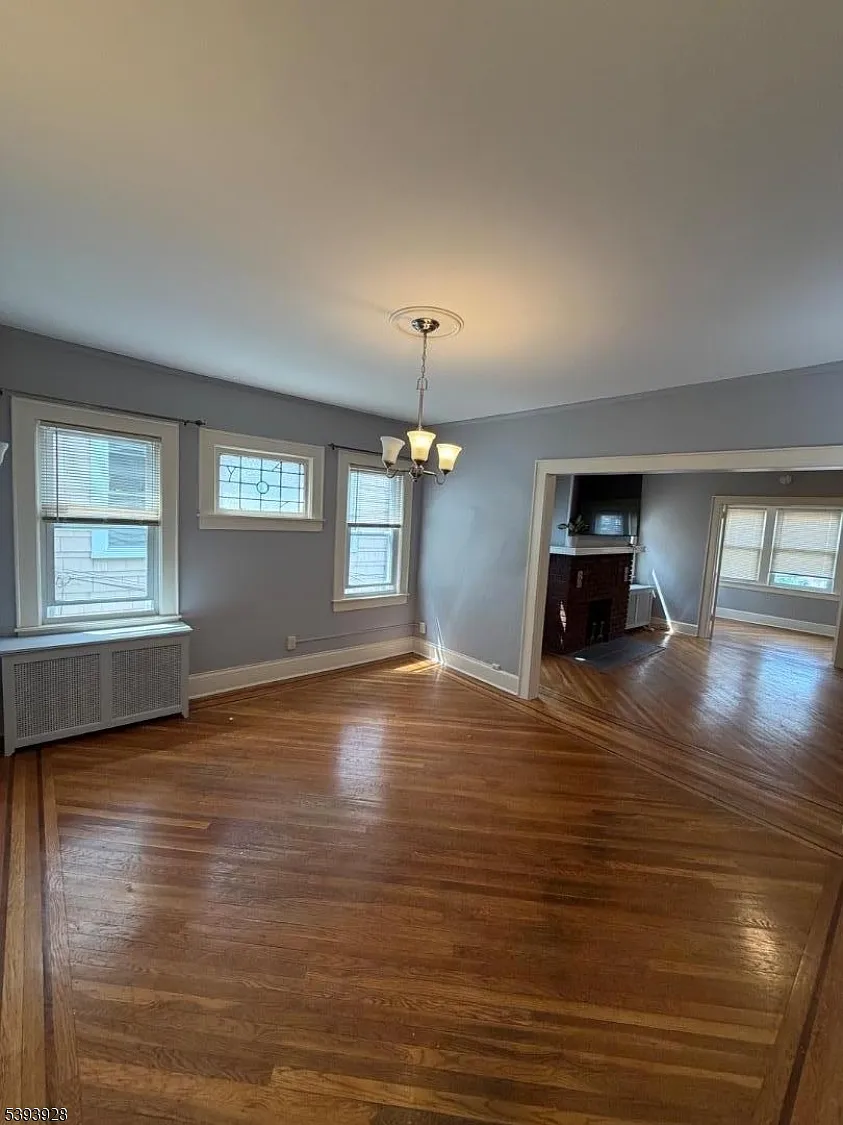 3 bed, 1.0 bath, $2,500 — Photo 3