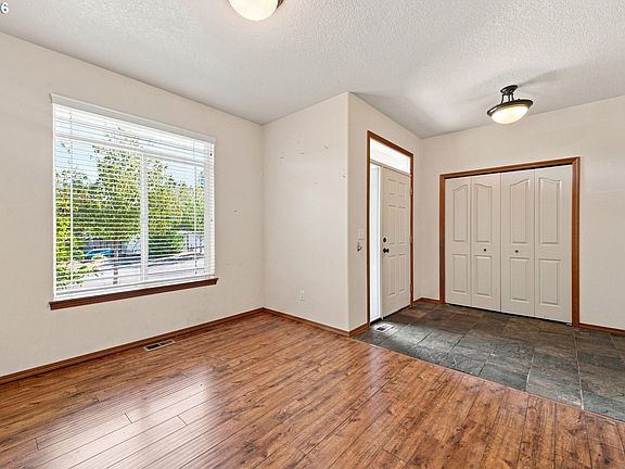 4th image of 18255 Antler Ave