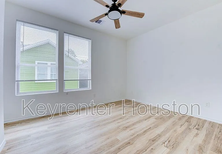 8203 Woodlyn Rd #C — Photo 28