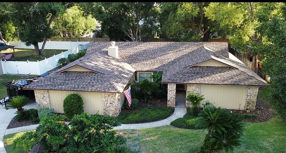 1st image of 290 QUEENSBERRY COURT