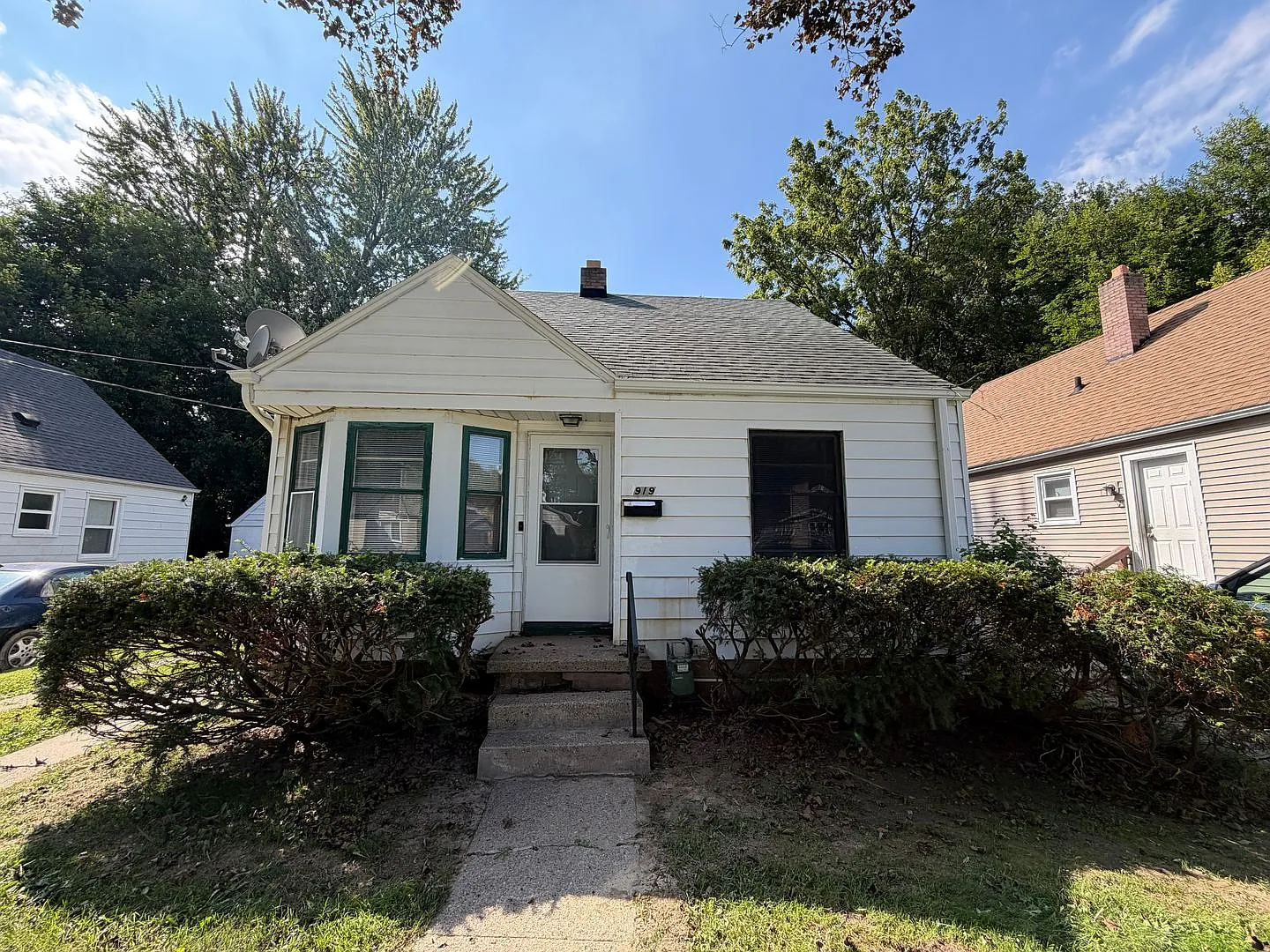 Spotless 3-BR Home near UT — Photo 1
