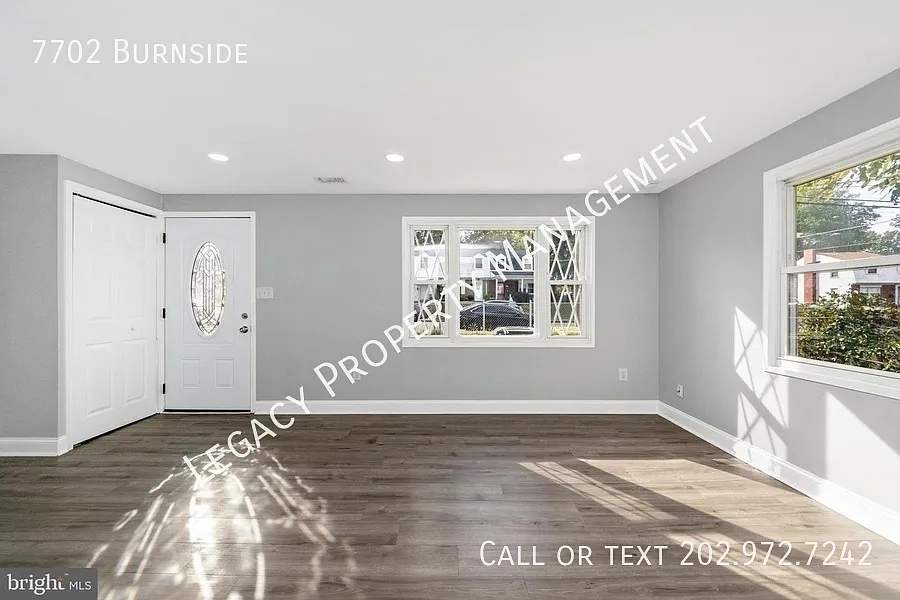 3 bed, 1.5 bath, 1320 sqft, $2,350 — Photo 4