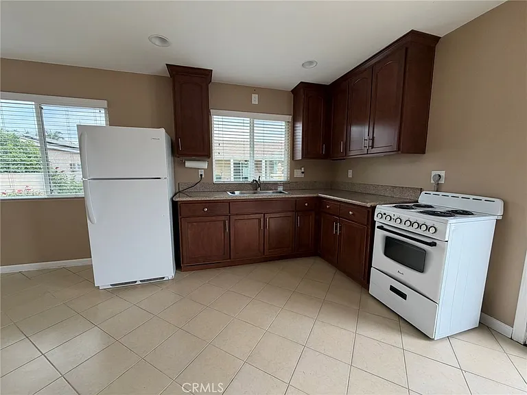 7654 Alder Ave — Photo 6