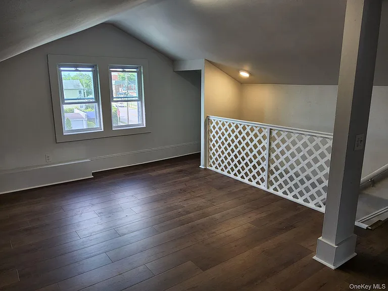 90 Hempstead Ave — Photo 10