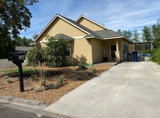 749 NW 8th St, Redmond, OR 97756