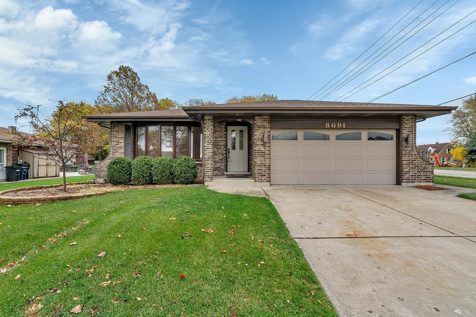 8691 Wood Vale Dr photo 1