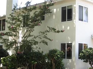 2540 Land Park Dr, Sacramento, CA 95818