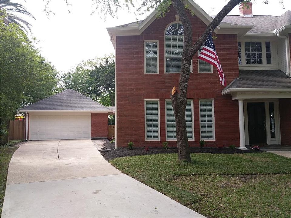 1st image of 2106 Broadmoor Ct