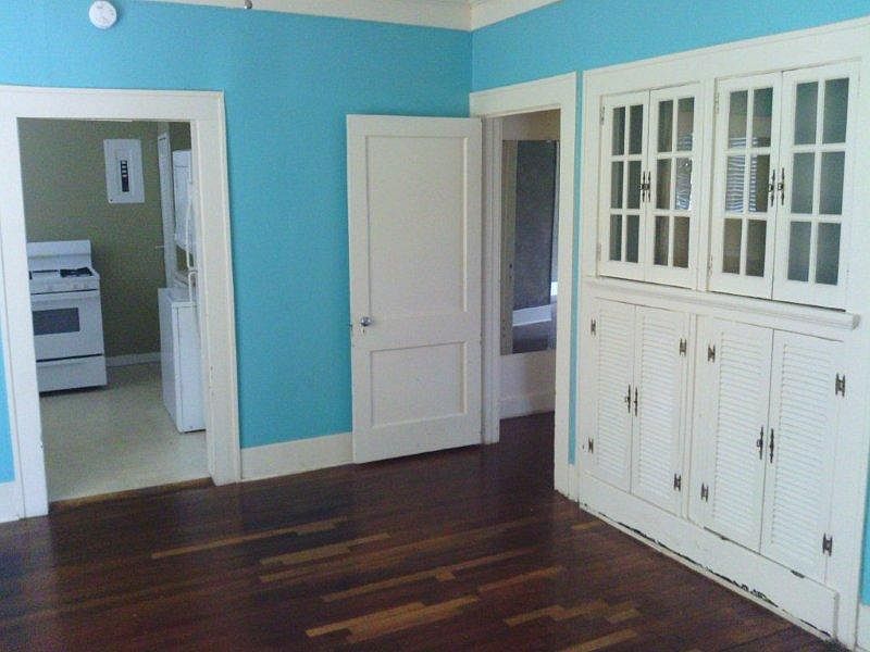 2nd image of 816A Madison St