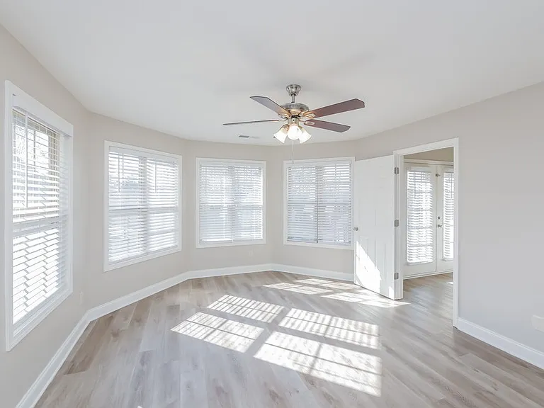 184 Greenview Dr — Photo 9