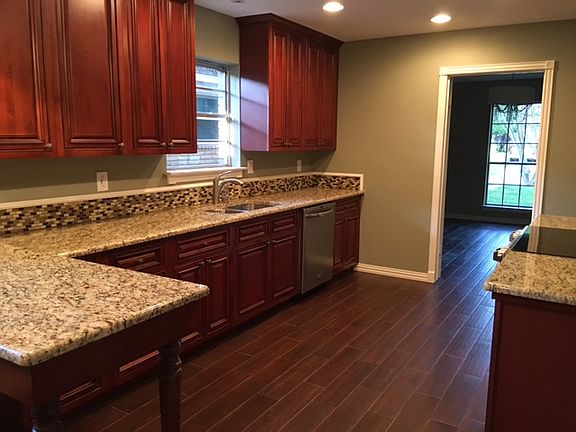 4th image of 1707 Cypress Dr