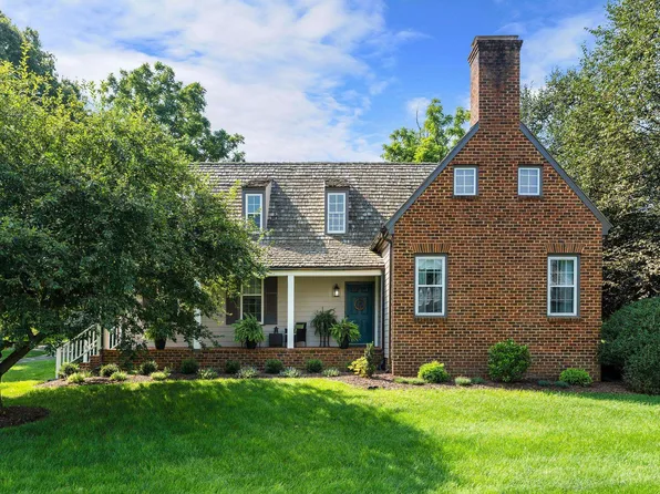 102 Smithleigh Cres, Staunton, VA 24401