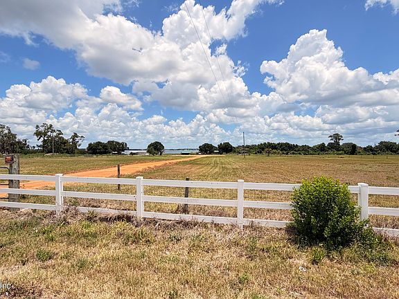 3rd image of 1360 FORT MEADE Road
