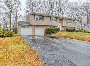 10 Kearney Dr, Middletown, NJ 07748