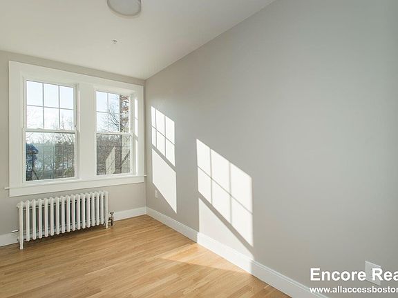 5th image of 288A Chestnut Hill Ave #17