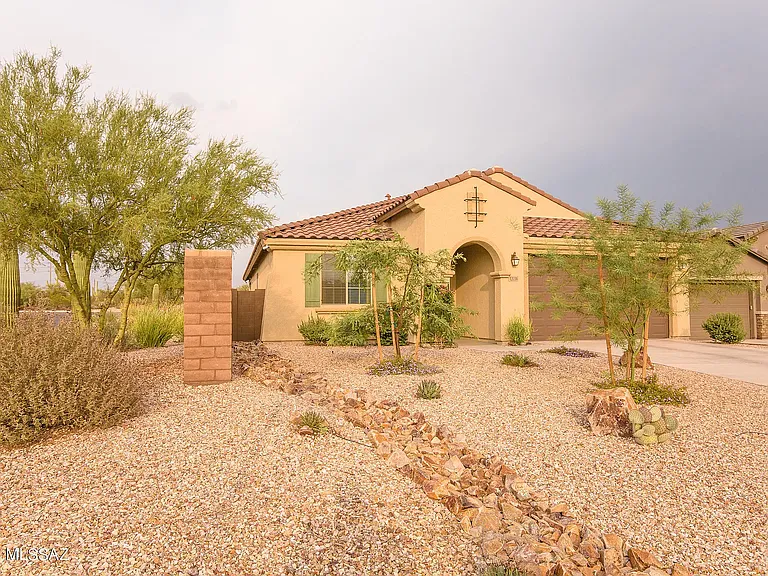 Gated community, easy access off of Tangerine Rd. 2020 Pulte built home 1992'. 3 Bd 2 Bath plus Office/Den space to accommodate everyone.