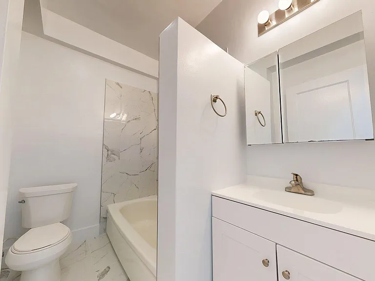 1060 Bush Street — Photo 23