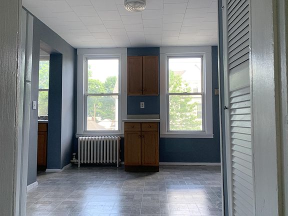5th image of 891 Elm St Floor 2