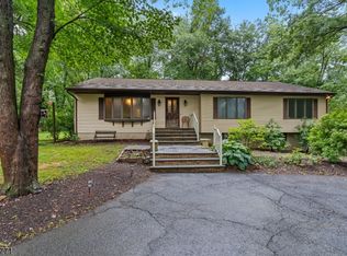 205 Summit Ave, Gillette, NJ 07933