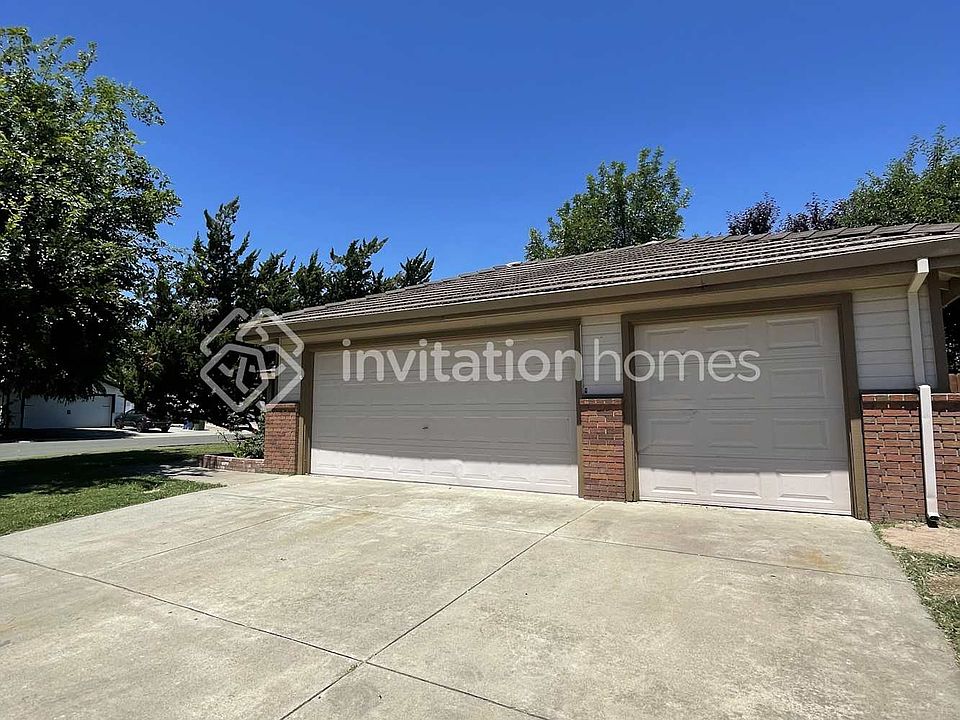 1st image of 239 Sterling Grove Dr