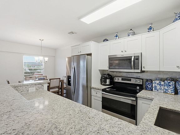 5th image of 209 Brighton E