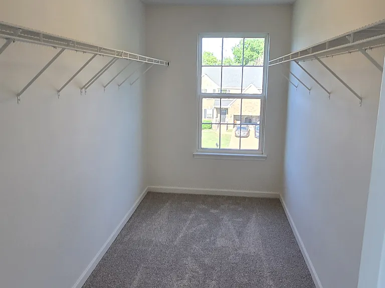 624 Stonebridge Ln — Photo 10