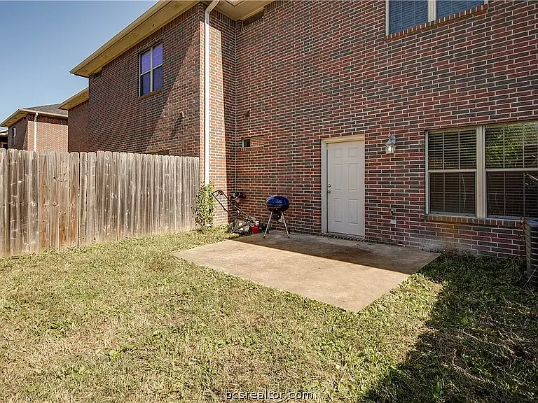 103 Forest Dr — Photo 8