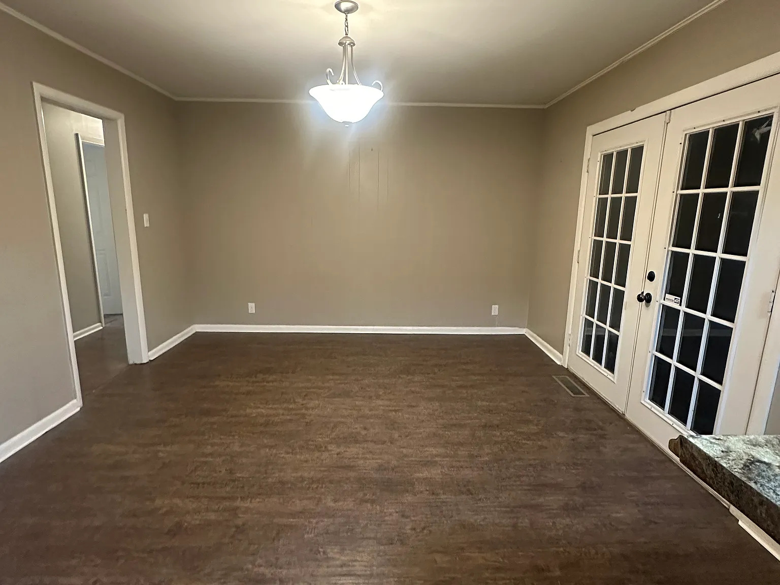 3 bed, 1144 sqft, $1,550 — Photo 4