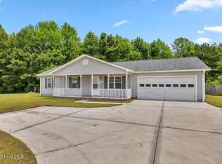723 Queens Creek Rd, Hubert, NC 28539