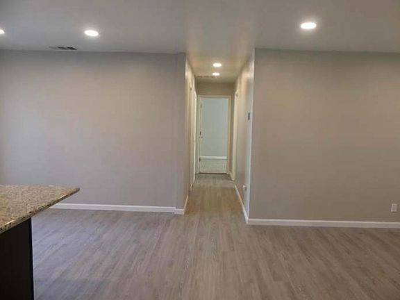 2nd image of 1134 E Garland Ave