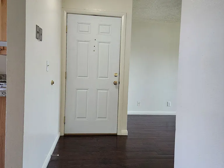250 Carol Dr #1 — Photo 15