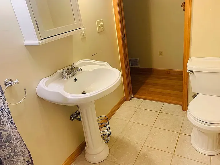 5669 State Route 5 — Photo 13