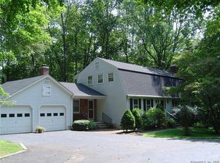 51 Ledgewood Dr, North Branford, CT 06471