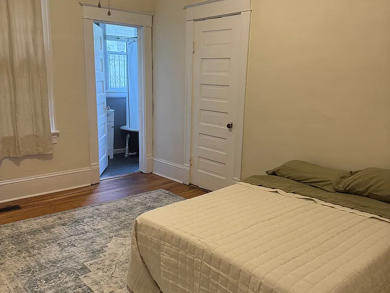 130 Clisby Pl — Photo 9