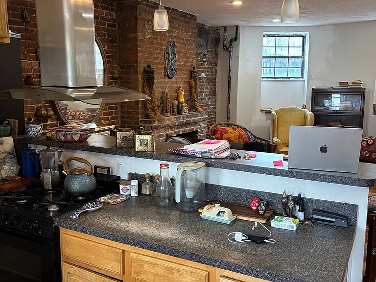 193 Webster St #B — Photo 10