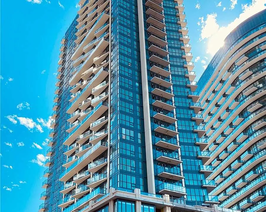 49 E Liberty St #1105