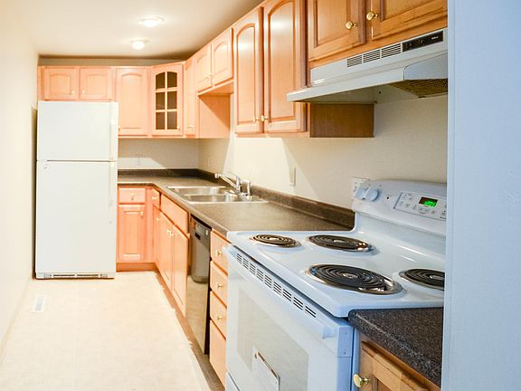 3rd image of 71 Grove St #Grove