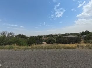 16063 S Zuni Dr, Mayer, AZ 86333