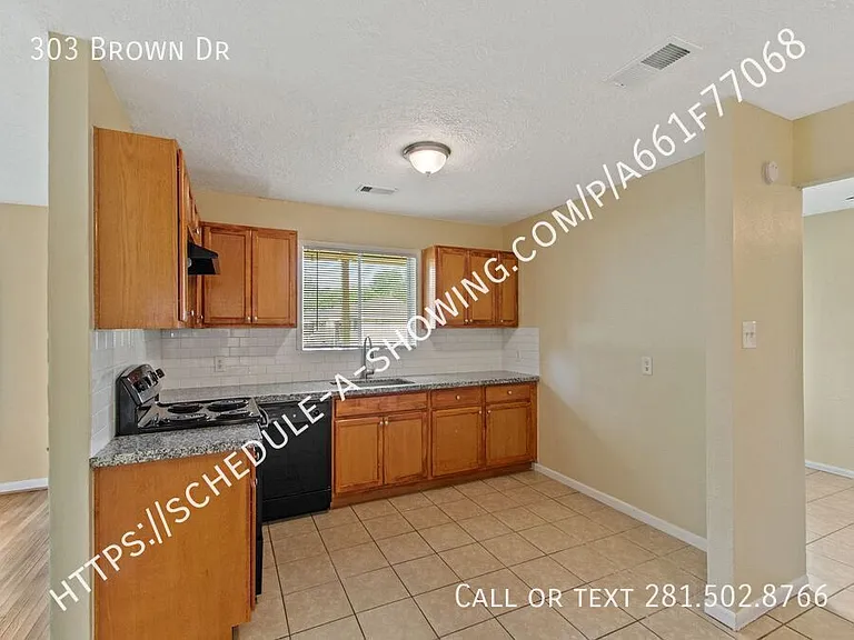 303 Brown Dr — Photo 5