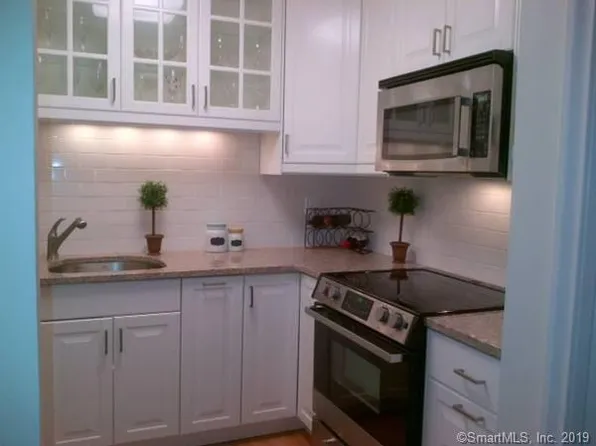 5 Bishop Rd APT 105, West Hartford, CT 06119