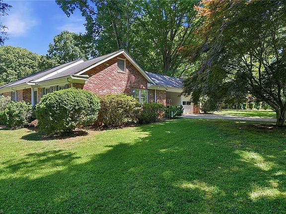 2nd image of 401 White Oaks Dr