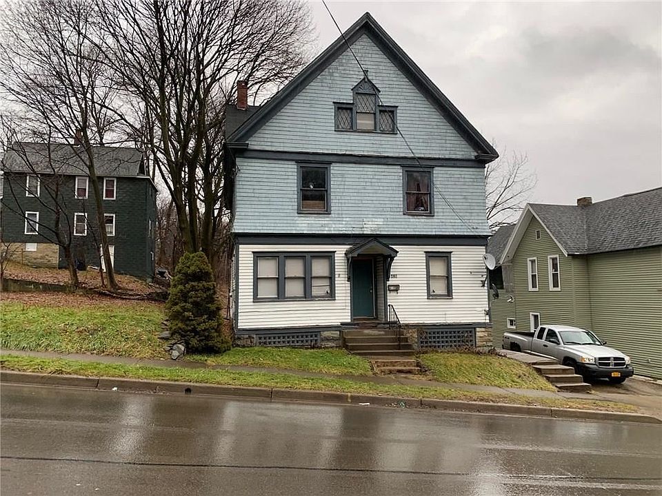 1st image of 428 Winsor St