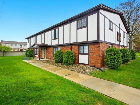 20709 Edgewood St, Saint Clair Shores, MI 48080