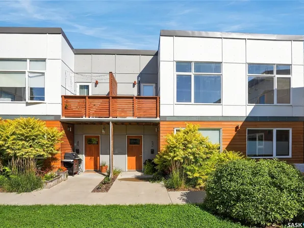 313 D Avenue S #3, Saskatoon, SK S7M 1R2